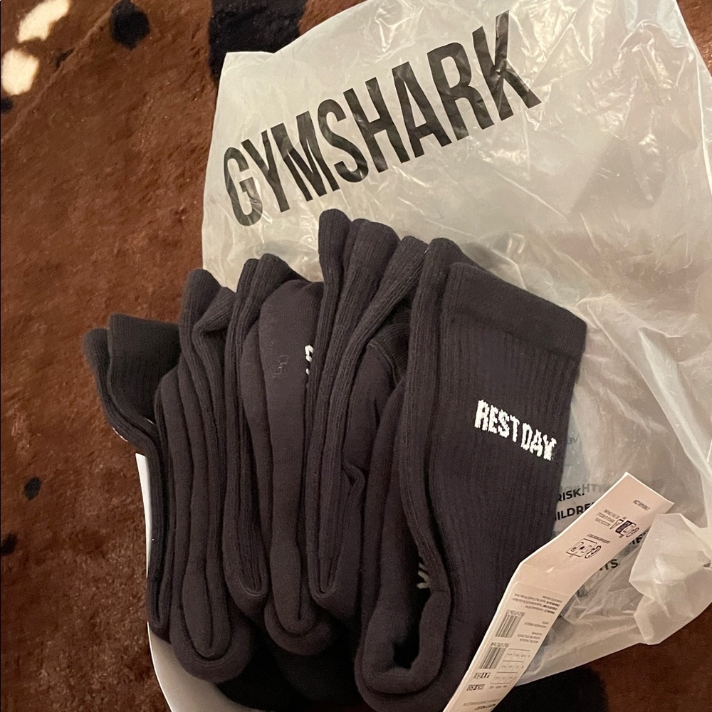 “Gymshark” 6-Pack Black Athletic Socks! - Picture 3 of 9